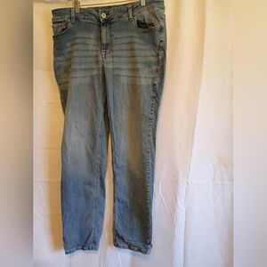 Maurices M Jeans Size 18W Reg Classic Women's Light Blue Denim Jeans